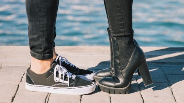 can women wear men's shoes